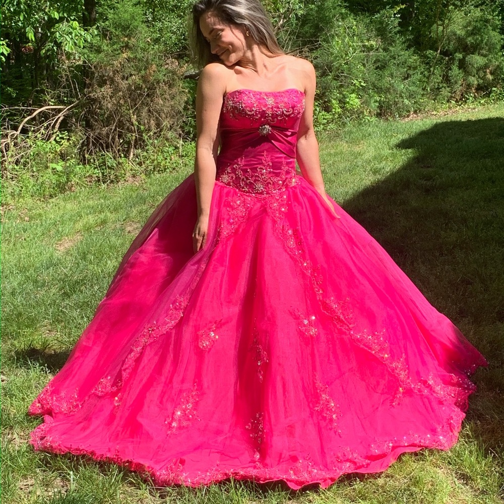 Fuschia Hot Pink Quinceañera Ball Gown Princess Dress Sweet 16